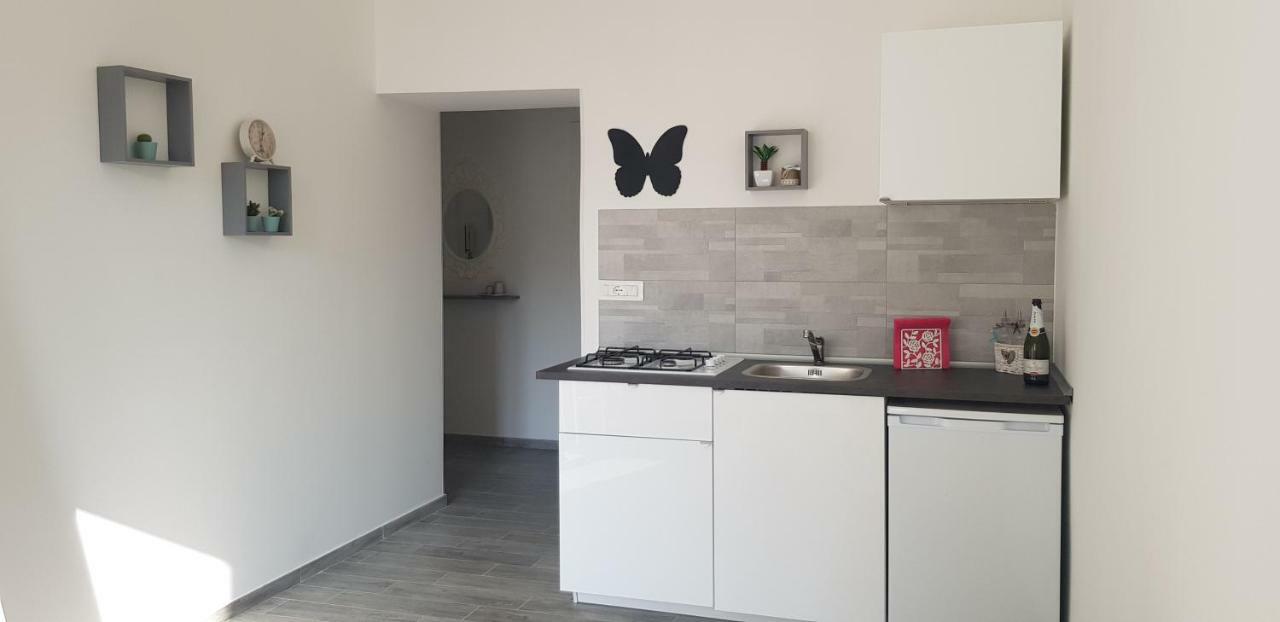 Bed and Breakfast Butterfly House Salerno Esterno foto